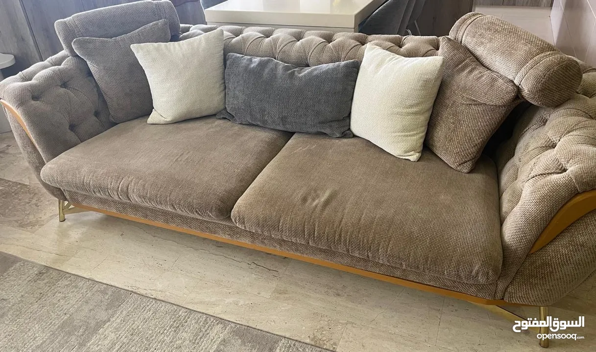 طقم كنب مودرن فاخر للبيع