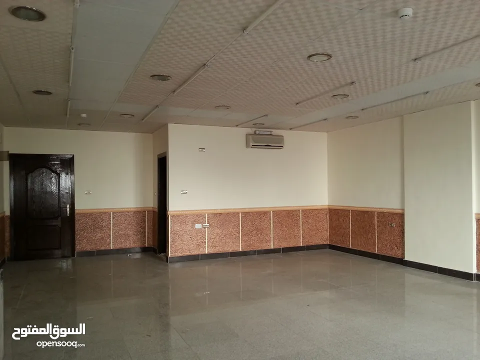 مكتب للبيع بشارع المدينة المنورة بالقرب من مستشفى إبن الهيثم مباشرة - من المالك