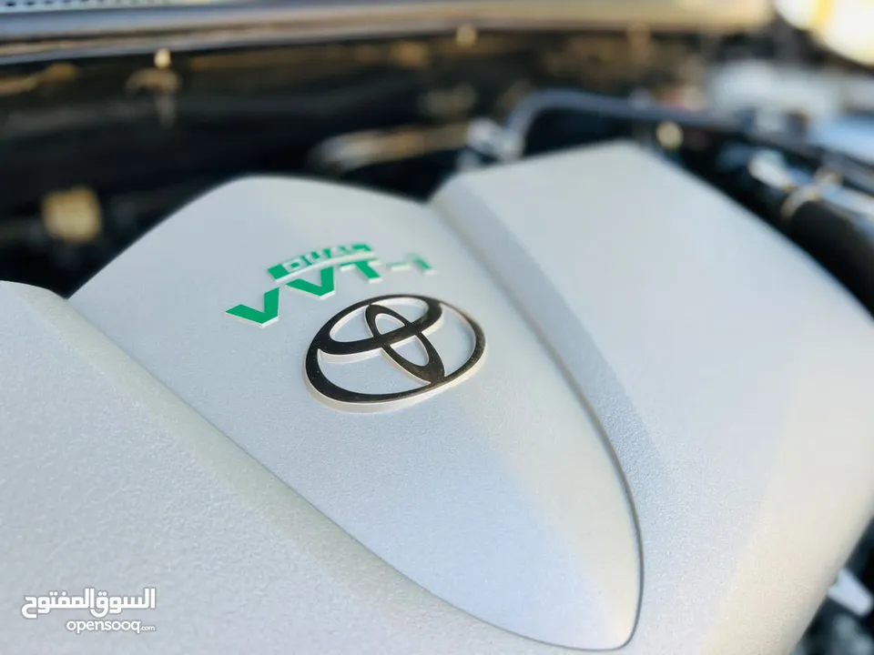 تويوتا يارس 2019   ماتور 1500cc بسعر 11500 دينار  الشكل الجديد فحص كامل 7 جيد بدون ملاحظات او قصعات