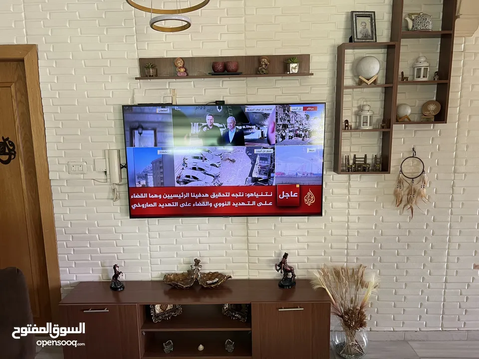 ديكور شاشة تلفزيون