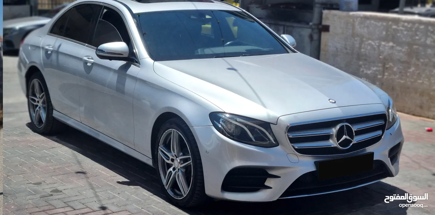 بحالة الوكالة  ++Mercedes Benz - E200 AMG - Full Option
