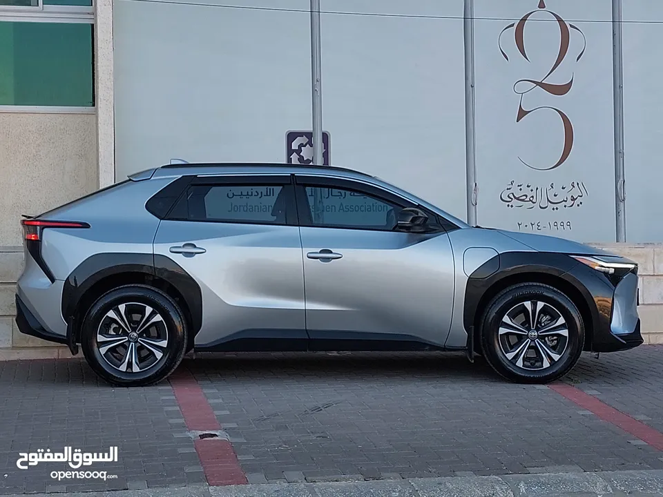 تويوتا BZ4X موديل 2022 مميز جدآ