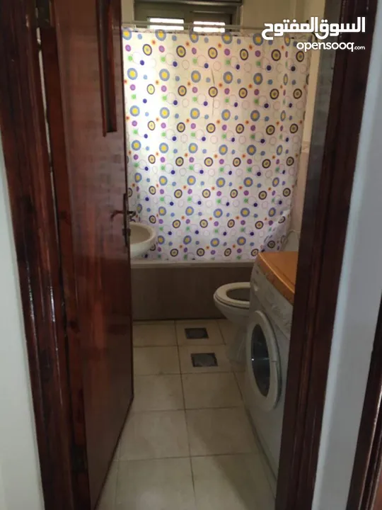 شقة مفروشة غرفتين وصالة وبرندا ومنافه