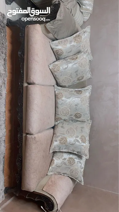 كنب نضيف بحالة الوكاله بسعر حرق