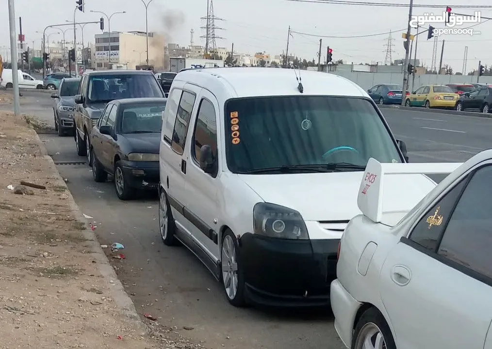 بيجو بارتنر مميز للبيع فان بيجو 2011 للبيع كاش