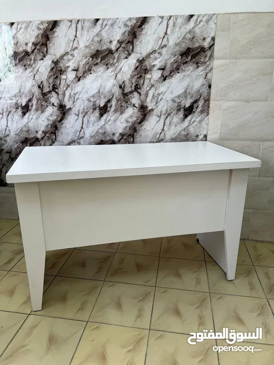 مكتب اداري مميز 140*70 تفصيل خشب لامينت مستورد مكفول بسعر المصنع موديلات مميزه