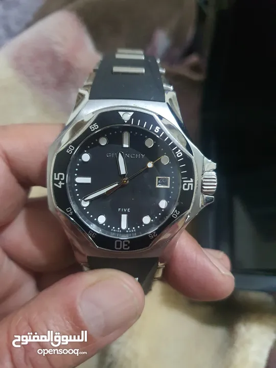 Givenchy  Five Shark Swiss Made جيفنشي صنع سويسري أصلية جديدة