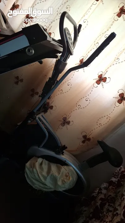 اجهزة رياضية للبيع مع اثاث مكتبي