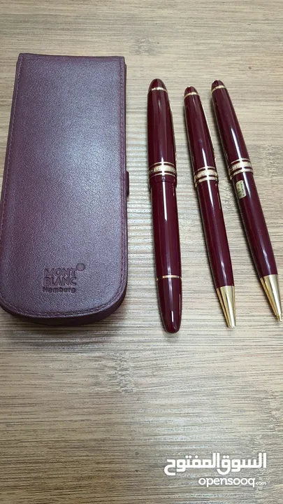 The rarest color of Mont Blanc writing service with yellow gold plating