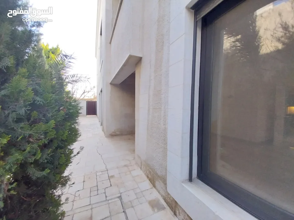 شقة شبه مفروشة للإيجار 250م2 ( Property 19136 )-175089600
