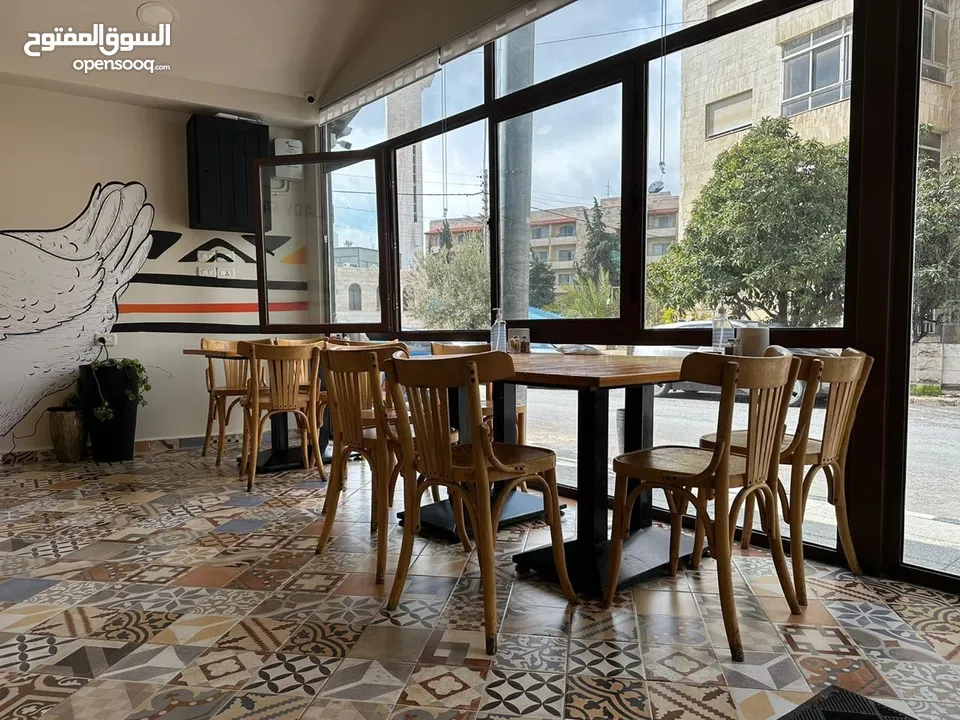 مطعم للبيع بكامل تجهيزاته مع صفحة فيسبوك و انستجرام و جوجل