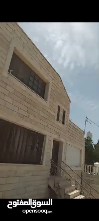بيت مستقل   طابقين مع شقه ايضافي مع بير مي