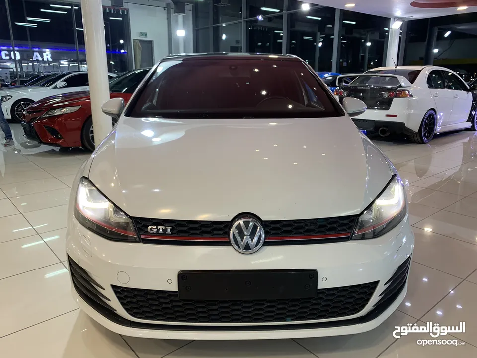 فولكسفاغن جولف GTI موديل 2016 خليجي بحاله ممتازه