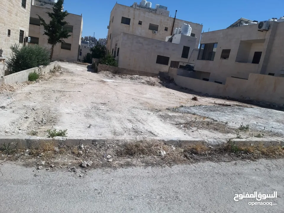 أرض سكنية مميزة للبيع في حي الضياء - أبو نصير 374 متر مربع