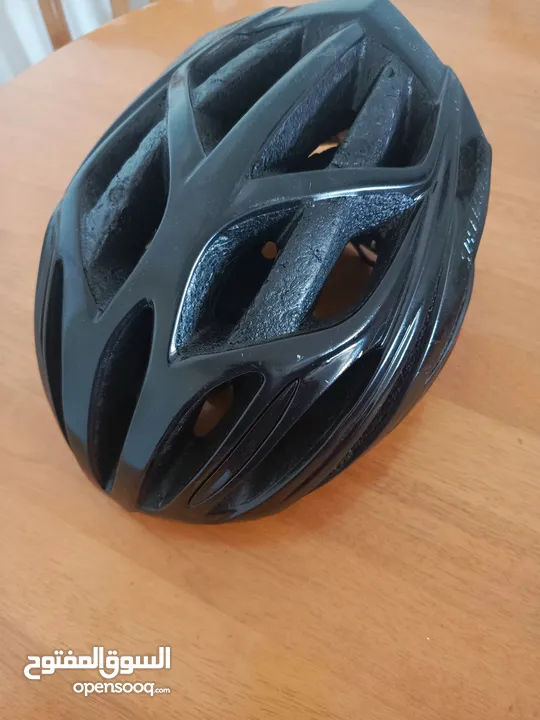 خوذتين specializedو Giro helemt