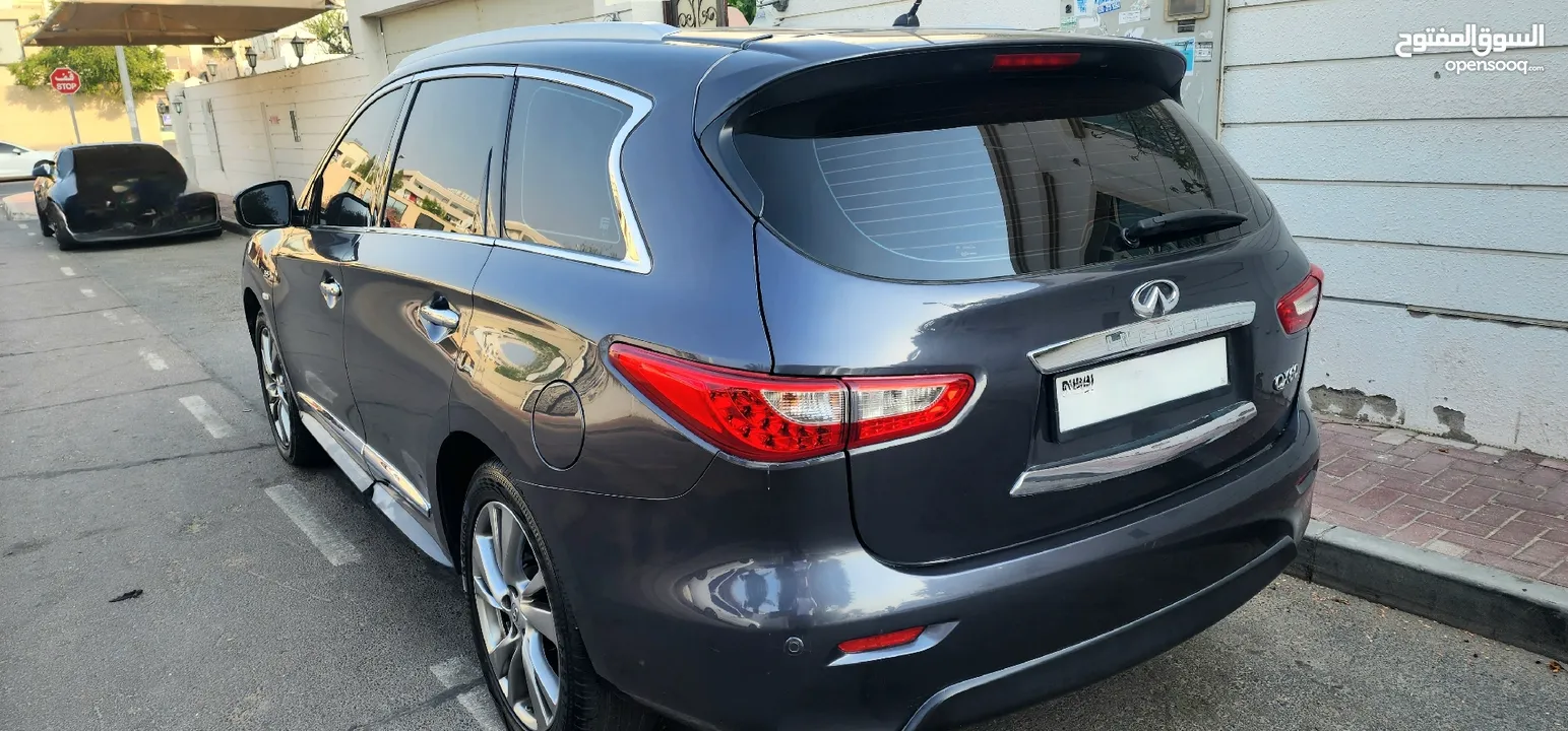 Infiniti QX60 Premium in excellent condition