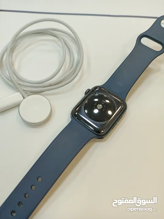 apple watch se 45m 97% بطاريه