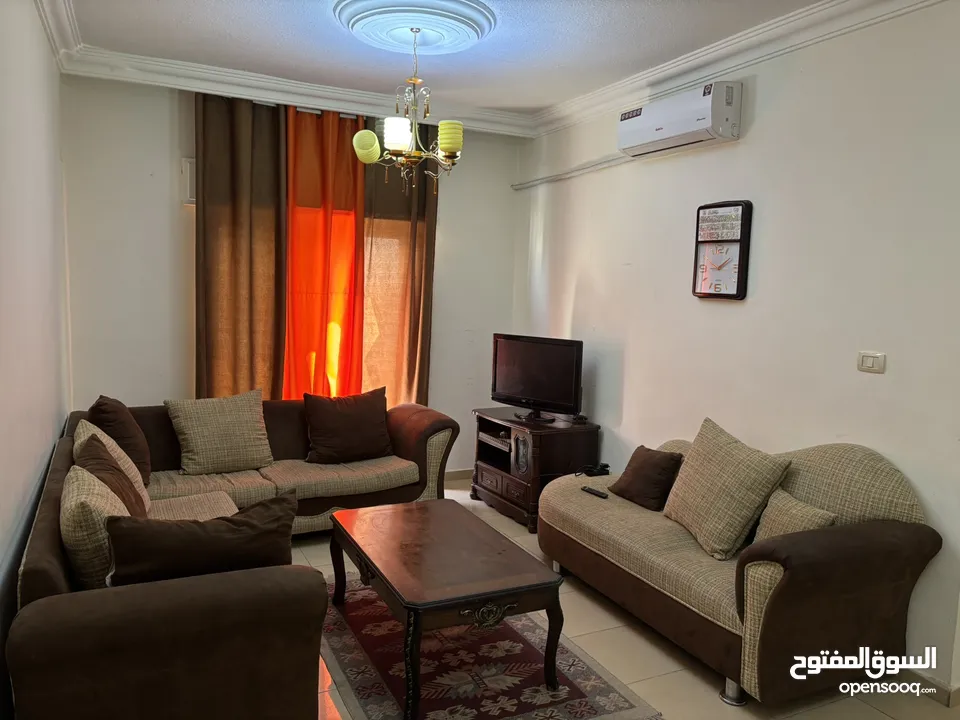 شقة   في الجبيهة للايجار عائلات او شباب فقط
