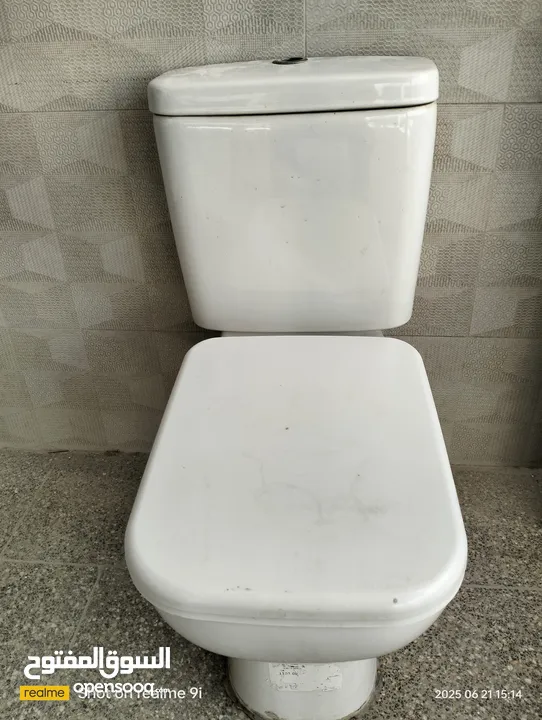 قاعدة حمام افرنجي لون ابيض Duravit 15 دينار