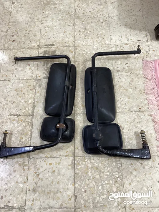 مرايا مع ذرعانهم