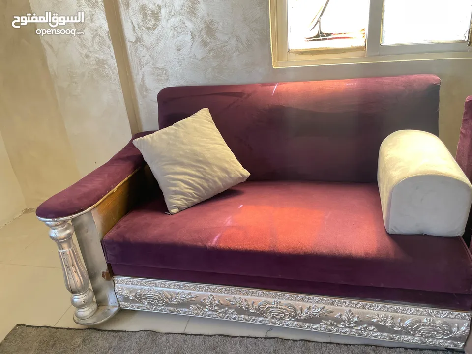 طقم كنب خليجي 12 مقعد لون بنفسجي  وخمس مراكي وخمس زوايا لون رمادي