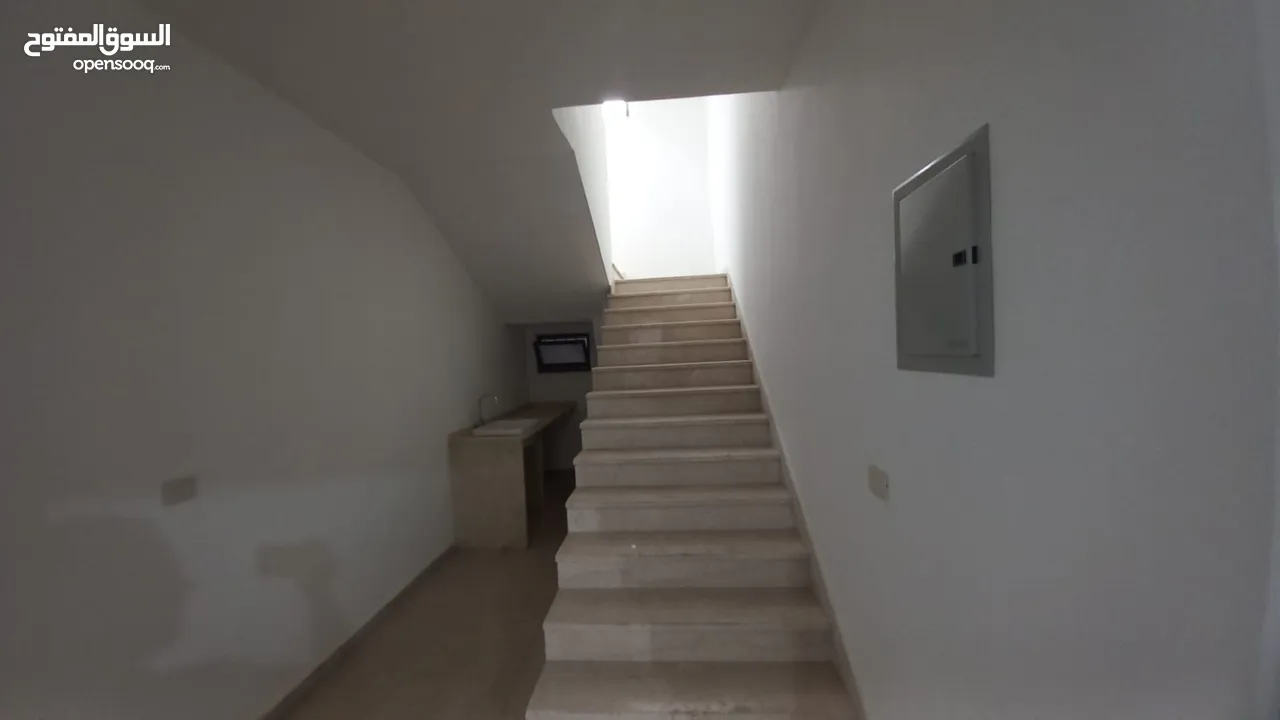 Villa for sale in Airport Road ( Property 42864 )-174782821