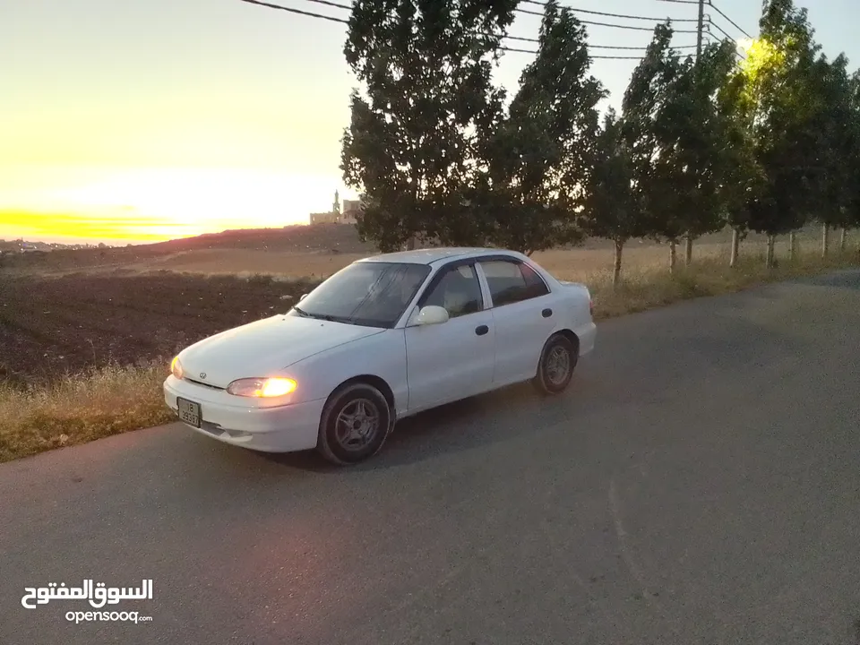 اكسنت موديل 96 بحاله ممتازه جدا لاتحتاج الى صيانه