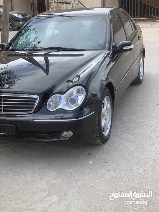 لبيع سيارات السويسرية مرسيدس c320البيع صك او كاش