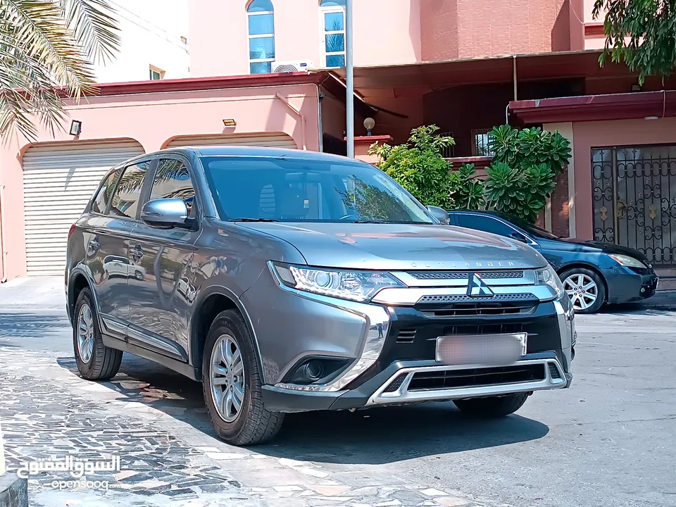 MITSUBISHI OUTLANDER 2019 2.4L ZERO ACCIDENT EXCELLENT CONDITION 5 SEATER SUV FOR SALE