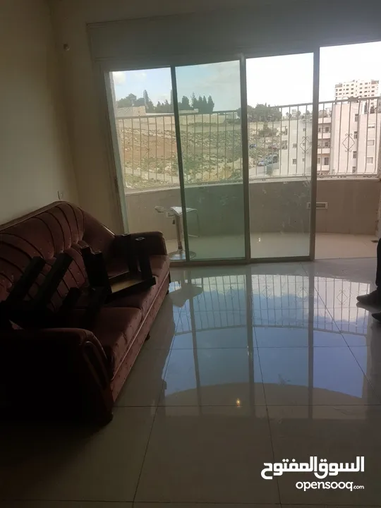 شقه 3 غرف و 3 حمامات و2 بلكون مشطبه سوبر ديلوكس للايجار العيزريه