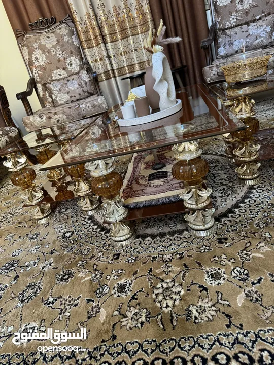 طقم طاولات وسط زجاج