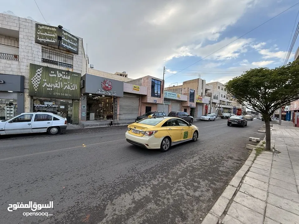 للإيجار – محلات تجارية مميزة في الجبيهة / شارع البلدية