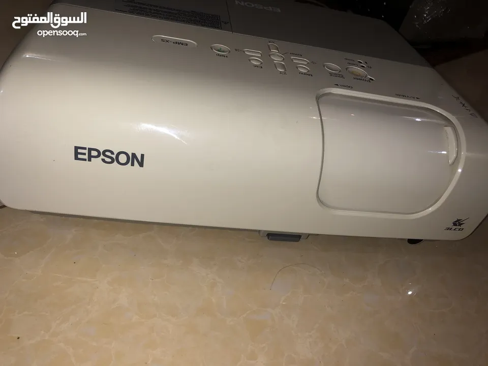 شاشة بروجكتر و بروجكتر