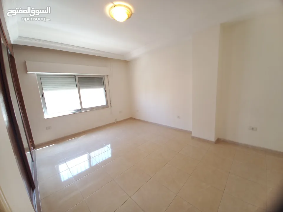 شقة غير مفروشة للإيجار 400م2 ( Property 19553 )-175107001