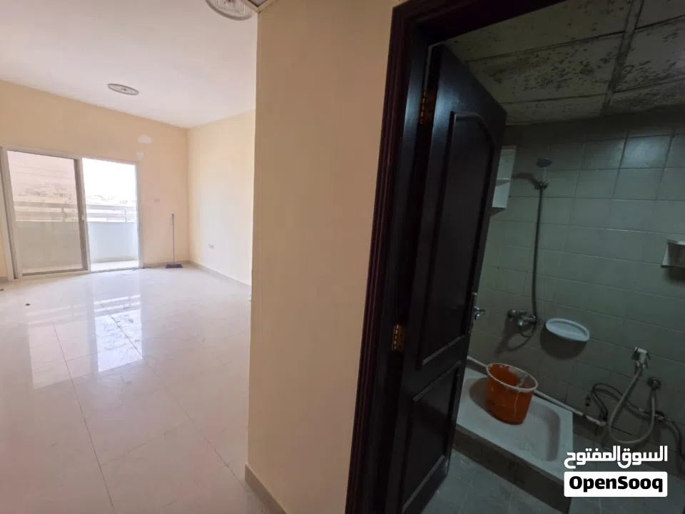 اقل اللاسعار في عجما استديو ببلكونه بالحميديه