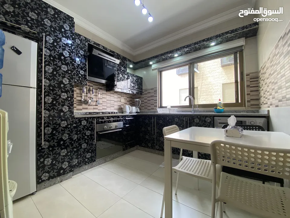 شقة فخمة مفروشة كامل للإيجار-طابق ثاني-110م-الصويفية- 3 دقايق من Swefieh village