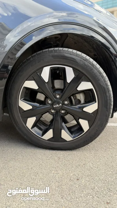 كيا سبورتاج ترخيص 2022 محرك 1600 هايبرد plug in/يقطع على الشحنه 65 كيلو متر  271 حصان