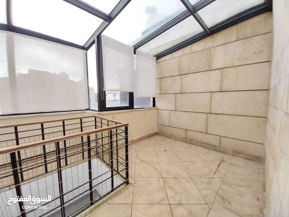 شقة غير مفروشة للإيجار 375م2 ( Property 19249 )-175072681