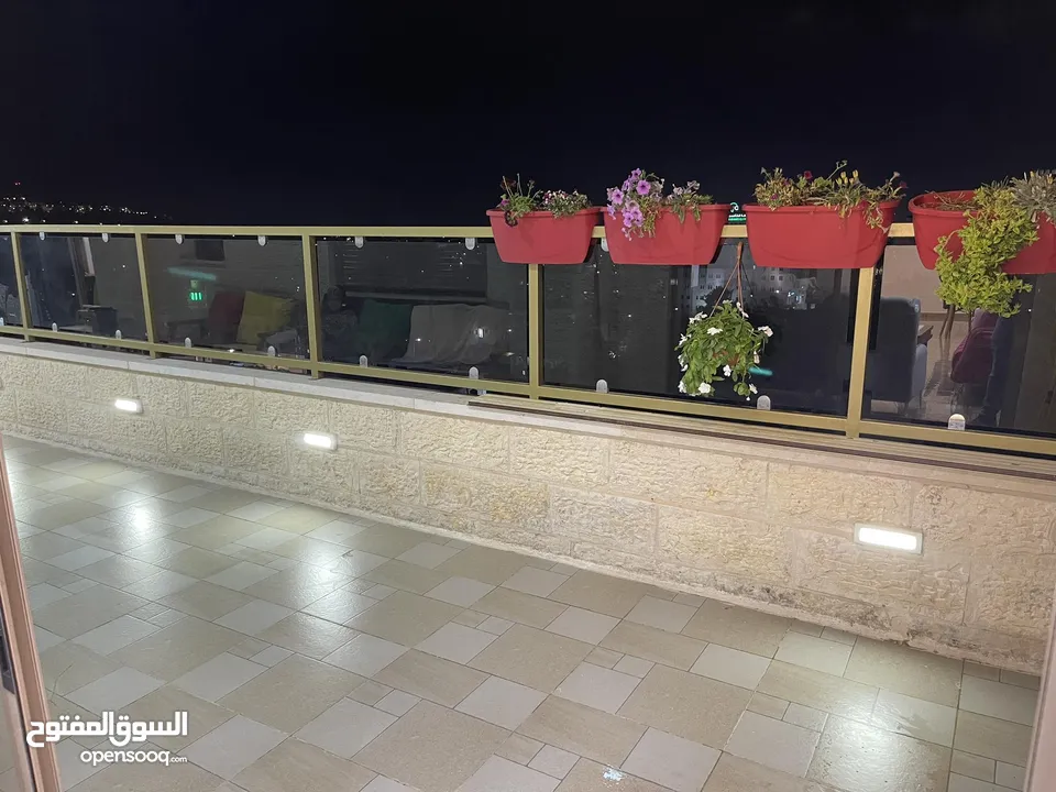 روف للايجار مفروش في اجمل مناطق رام الله والبيرة التواصل مع المالك مباشرة دون وسيط 1500 دولار