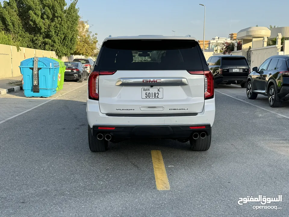 GMC YUKON DENALI نظيفة جدا بحالة الوكالة