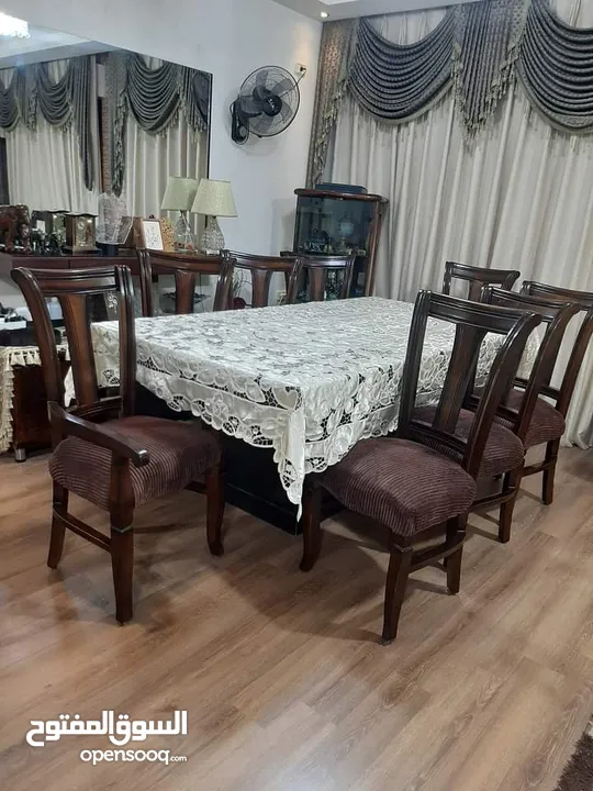 طاولة سفره 8 كراسي