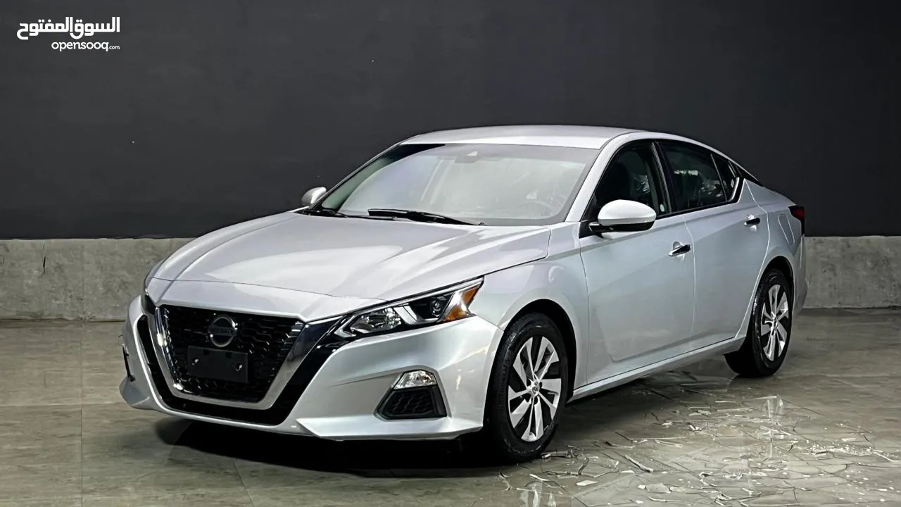 Nissan Altima 2021 special edition RADAR original paints no accident 30,000miles everything guarante