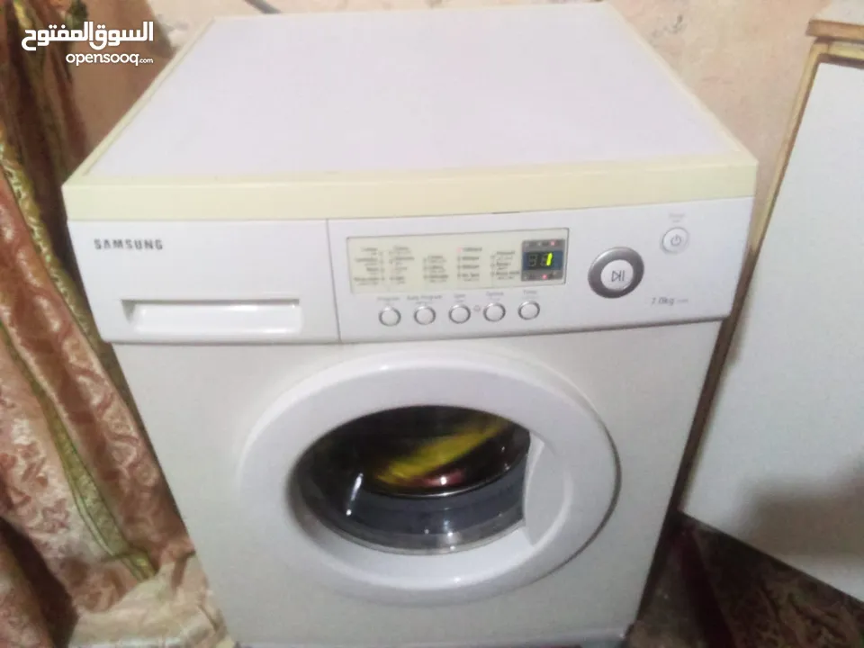 متاح غسالة سامسونج مستعملة بحالة ممتازة جدا للبيع اقرء الوصف
