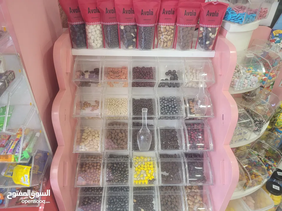 محل شوكولاته وعصائر ومناسبات لبيع كامل بالبضاعه والاجهزة