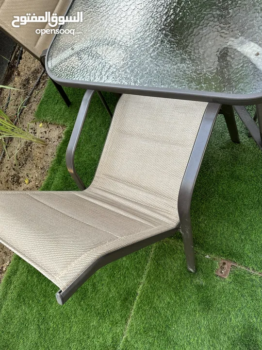 Outdoor furniture Table and 6 Chairs