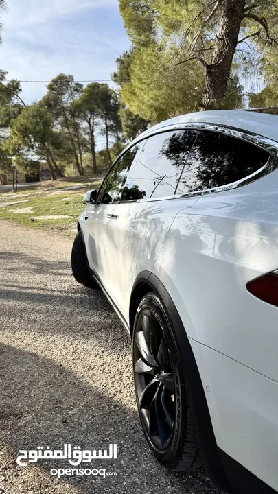 Tesla performance 2019  Sport 700 hp  0-100 km in 2 seconds  For sell 36500 قابل للتفاوض