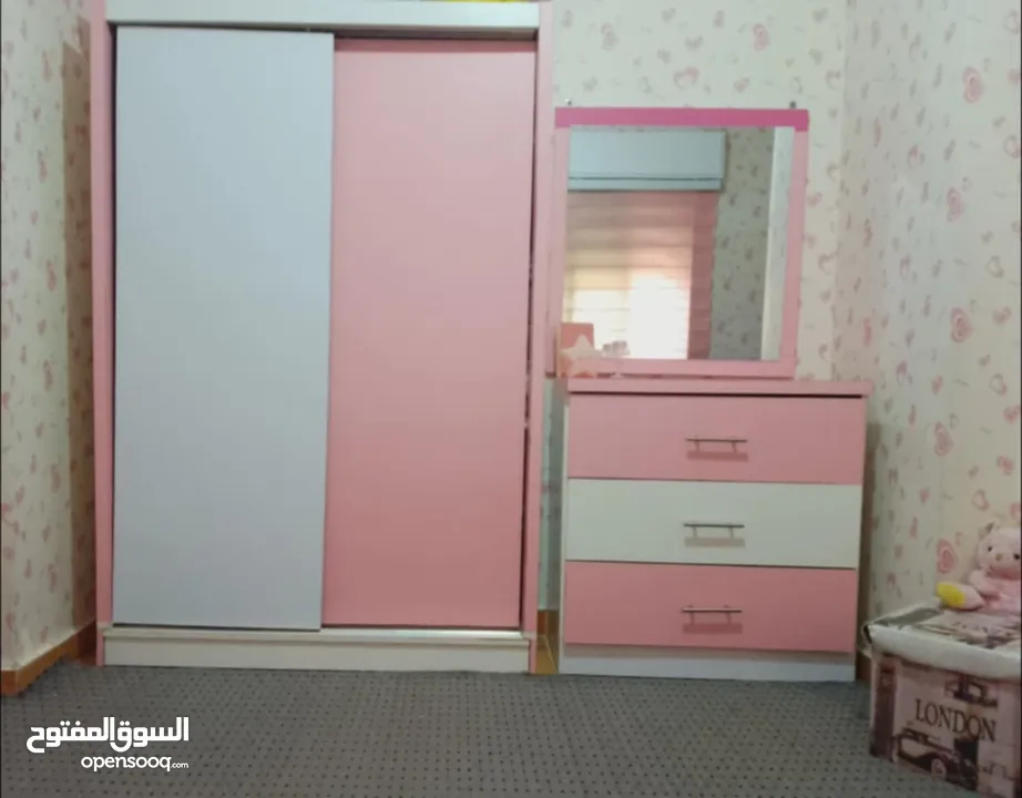 غرفة نوم بناتي نظيفة جداا للبيع