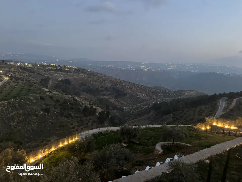 مزرعة مميزة مع بيت طابقين للبيع