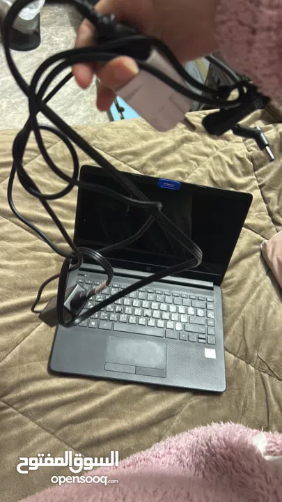 لابتوب مع مواصفاته في صورة ثانية
