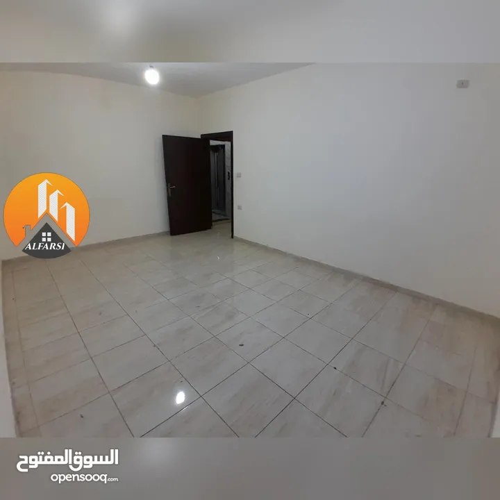 شقة ارضية بناء حديث مستقلة تراس / كراج خاص / وحدائق قرب كل الخدمات اجار مغري لا يعوض في ضاحية الاقصى